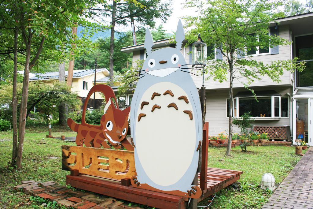 Family Pension Crayon Fujikawaguchiko Exterior foto