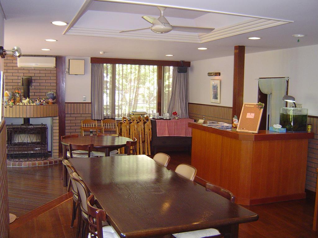 Family Pension Crayon Fujikawaguchiko Exterior foto