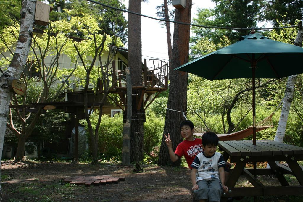 Family Pension Crayon Fujikawaguchiko Exterior foto