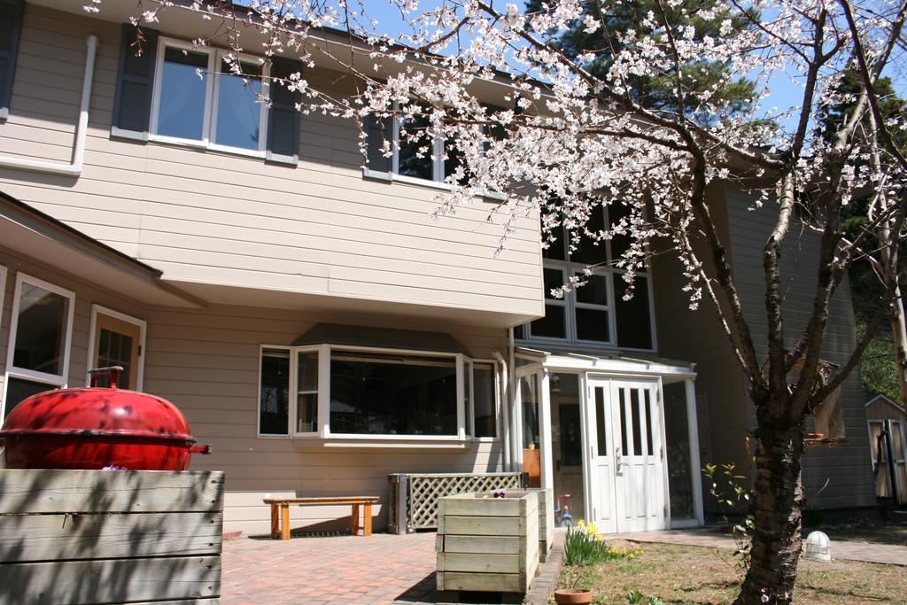 Family Pension Crayon Fujikawaguchiko Exterior foto