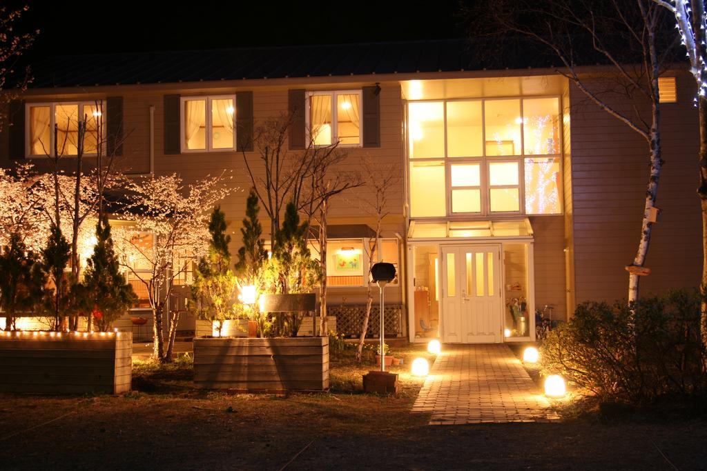 Family Pension Crayon Fujikawaguchiko Exterior foto
